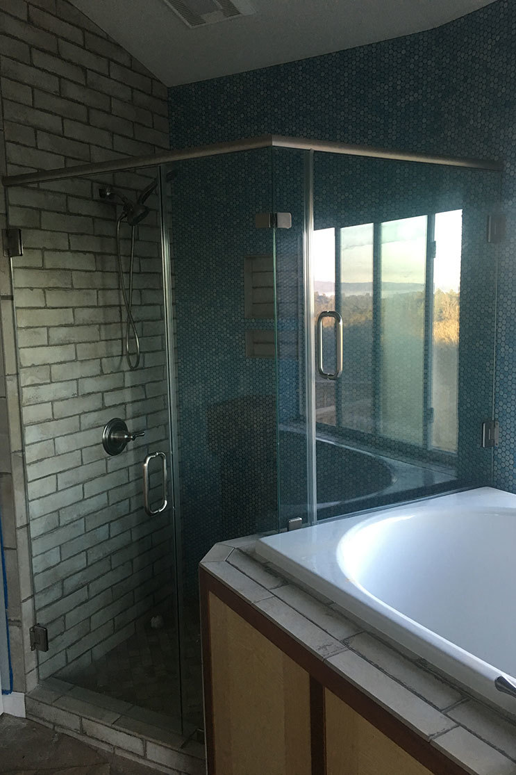 Mobile Glass shower door partner