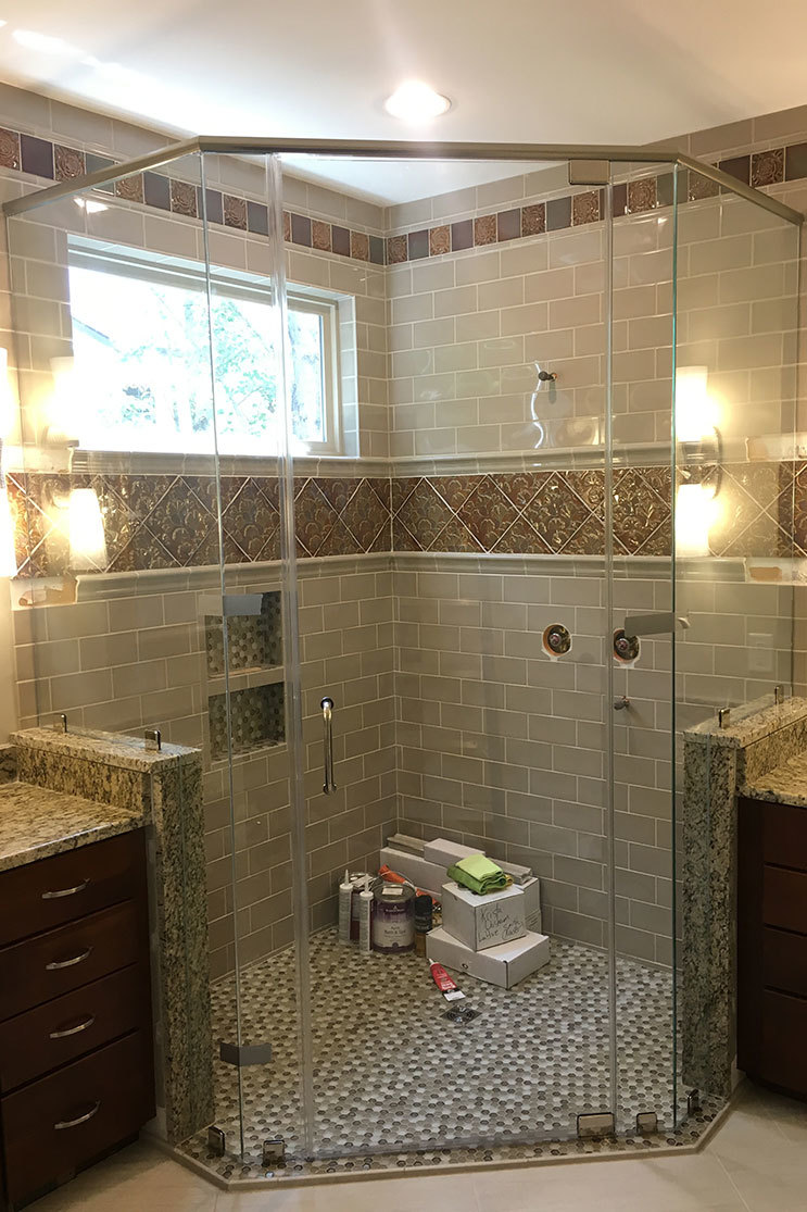 Installer Mobile Glass shower door installation
